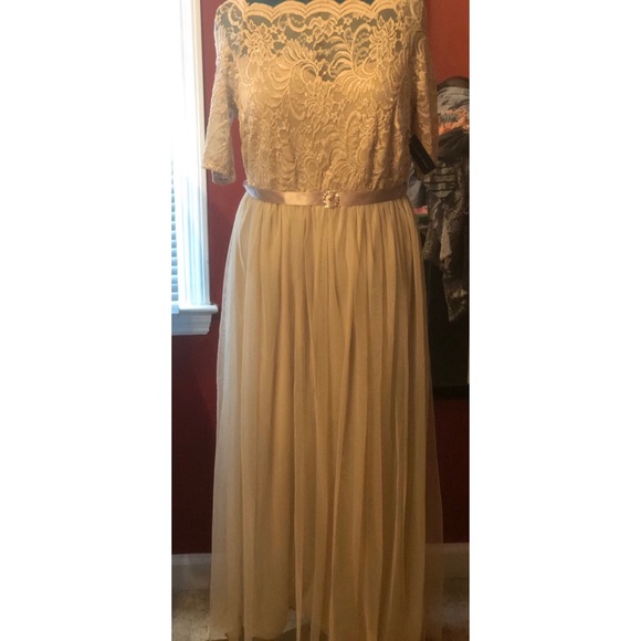 Dresses & Skirts - Special occasion Floor length Dress